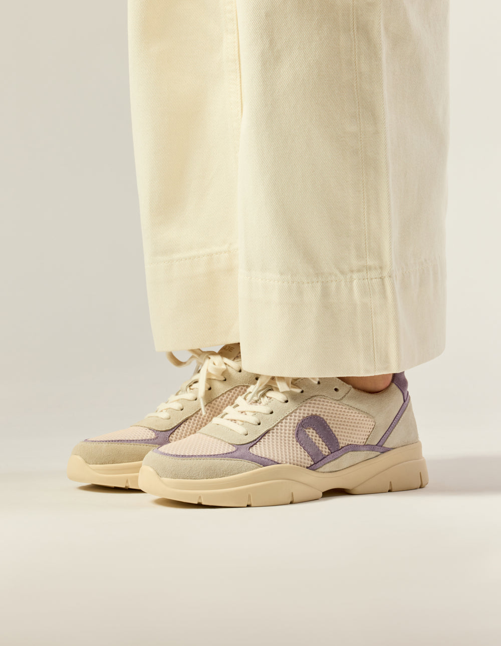 Larel Low Top Sneakers - Ivory Lilac