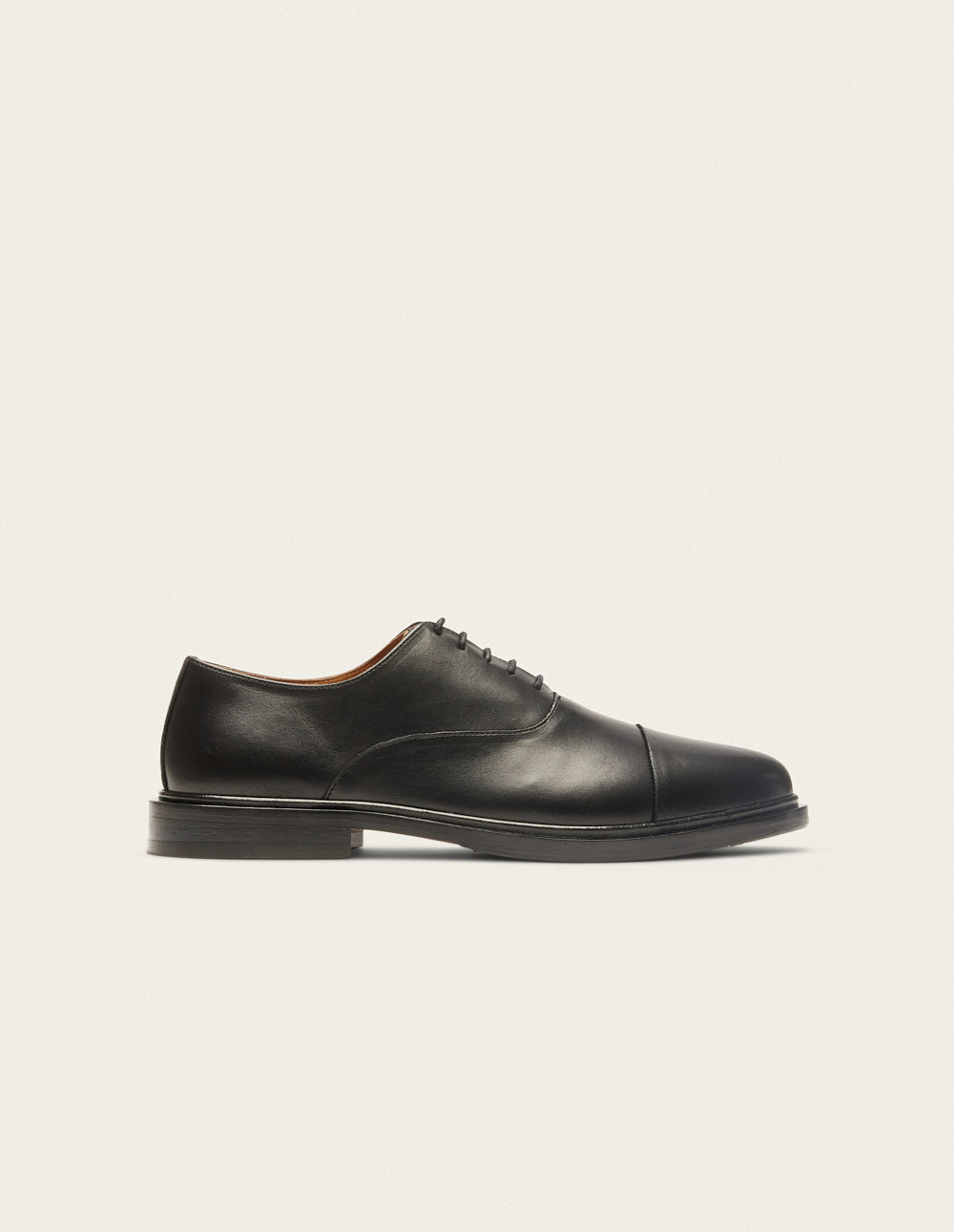 Léandre Derbies - Cuero Negro