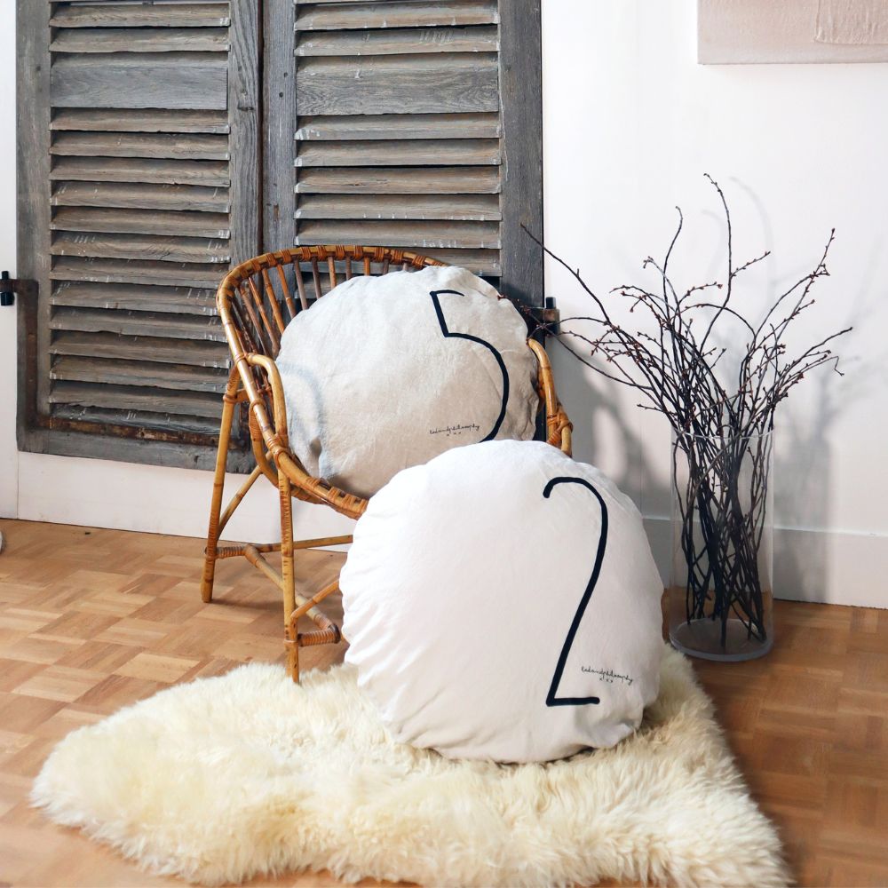 Round Screen-Printed Linen Cushion Shiningtypo 5 - Natural