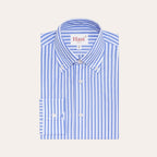 Hast – Camisa entallada de popelín de dos cabos a rayas azules y blancas, camisa a rayas azules y blancas, doblada, vista frontal