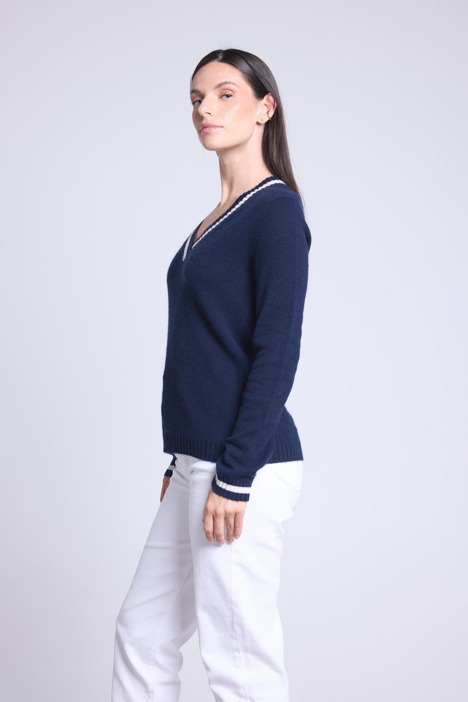 Jersey de cuello en V Cricket College Sia - Azul marino y blanco - Mujer