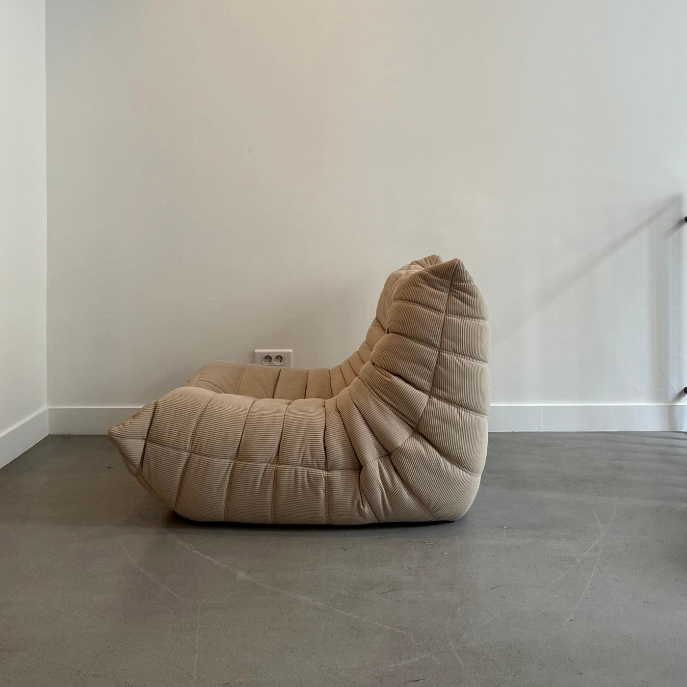 Chauffeuse Togo Beige