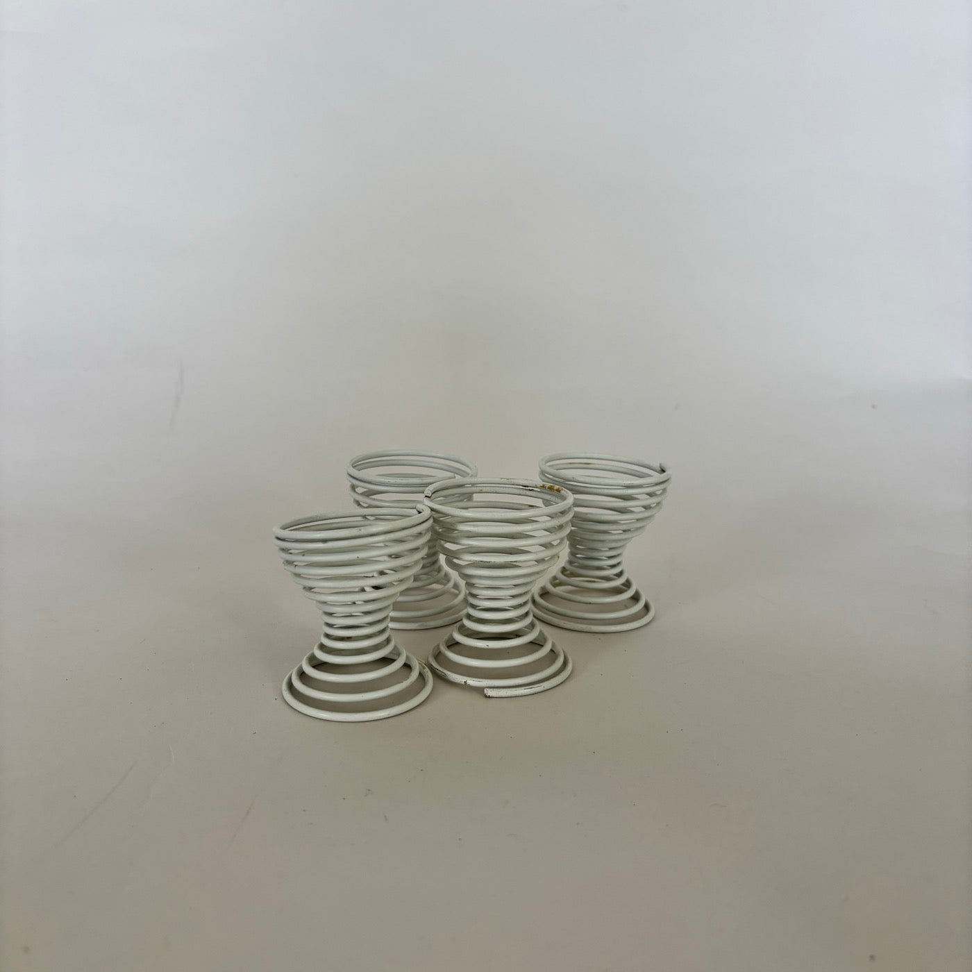 Juego de 4 Hueveras Espiral Blancas