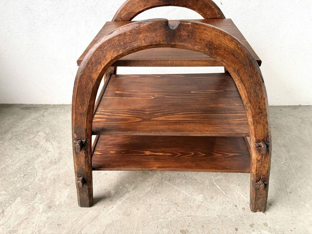 Estantería brutalista de madera maciza - Marrón