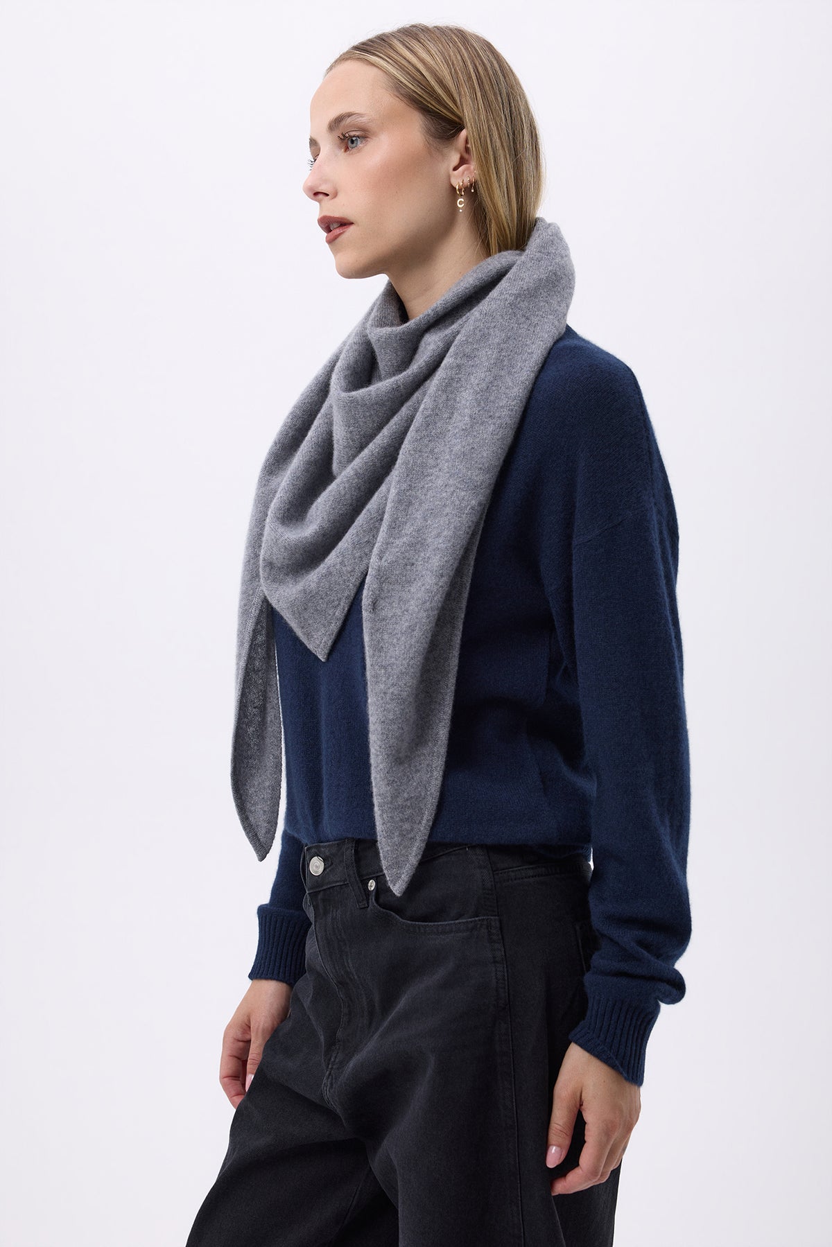 Szalik bandana oversize trójkątny gładki Bandana Sora – Ciemnoszary – Damski