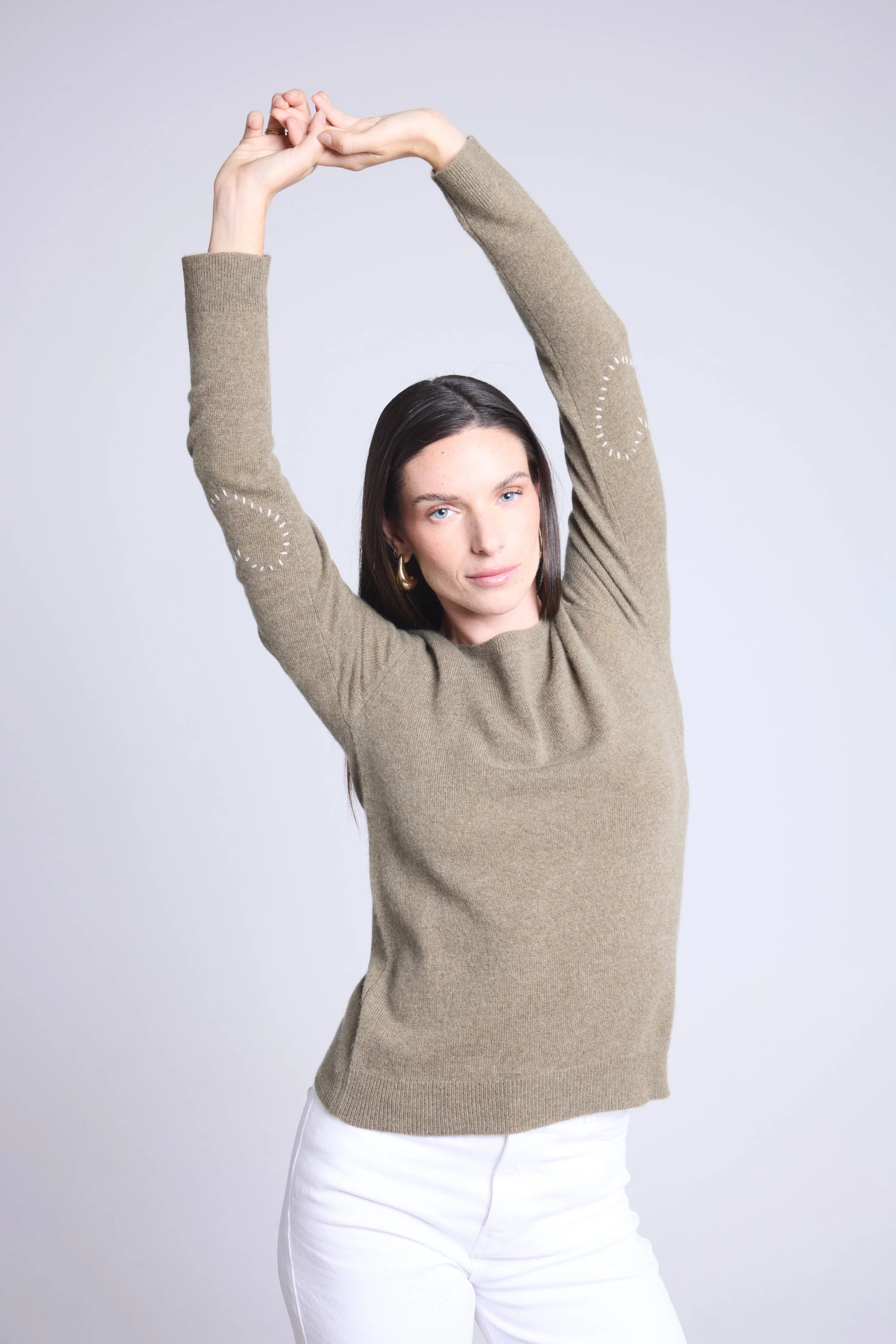 Jersey de cuello redondo con corazón y coderas cosidas Stitch - Verde caqui blanco - Mujer