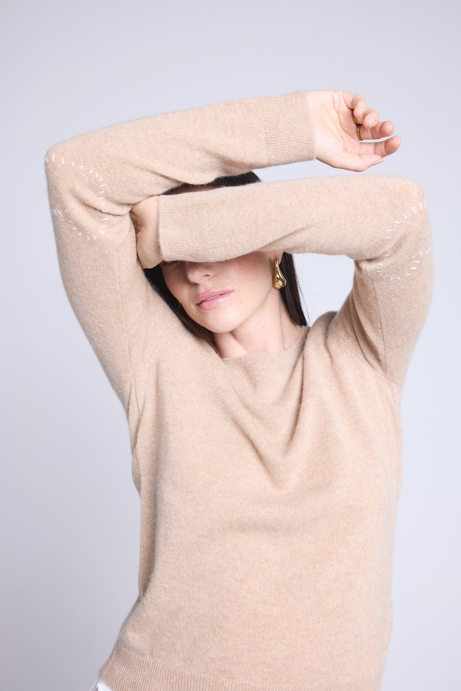 Jersey de cuello redondo con corazones cosidos en los codos Stitch - Beige crema blanco - Mujer