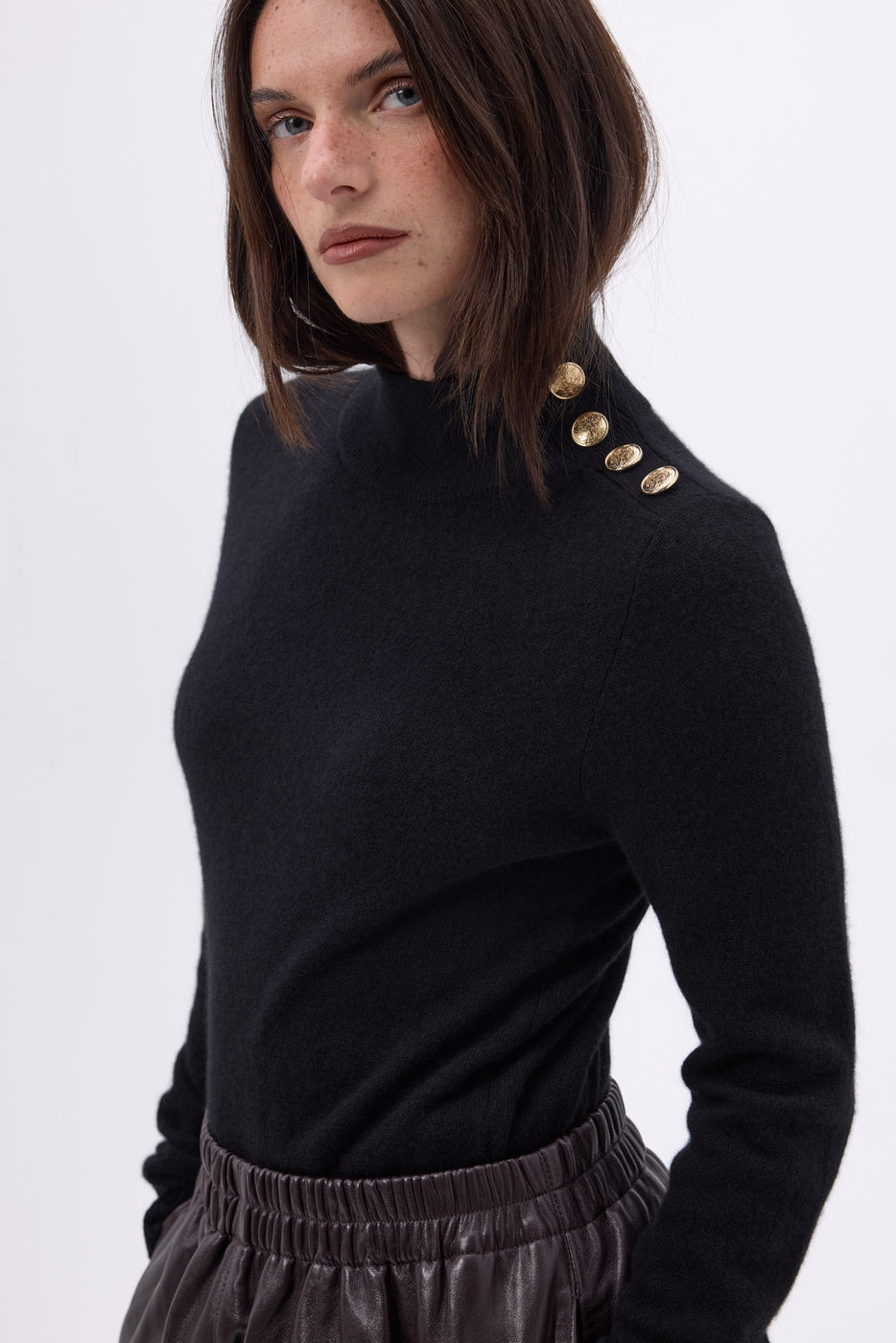 Pull Col Montant Boutons Dorés Swan - Noir - Femme