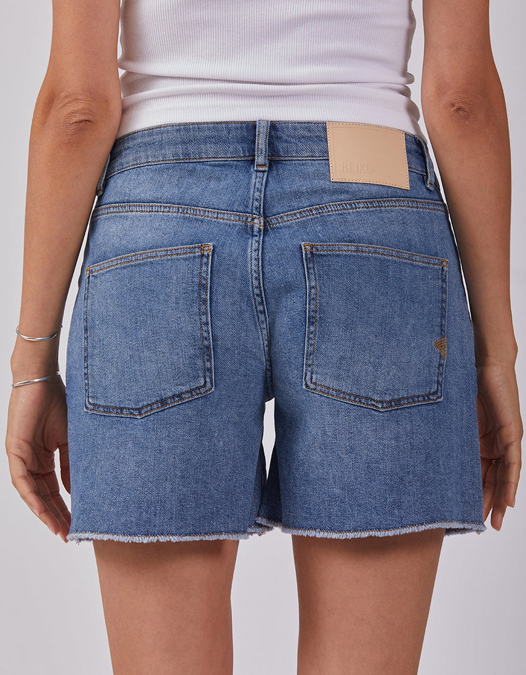 Short Swan - Dnm V-455 - Mujer