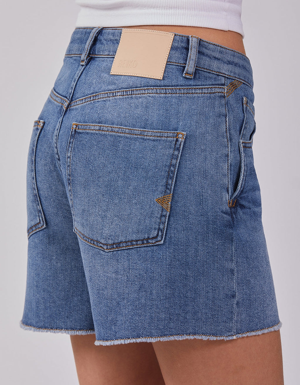 Short Swan - Dnm V-455 - Mujer