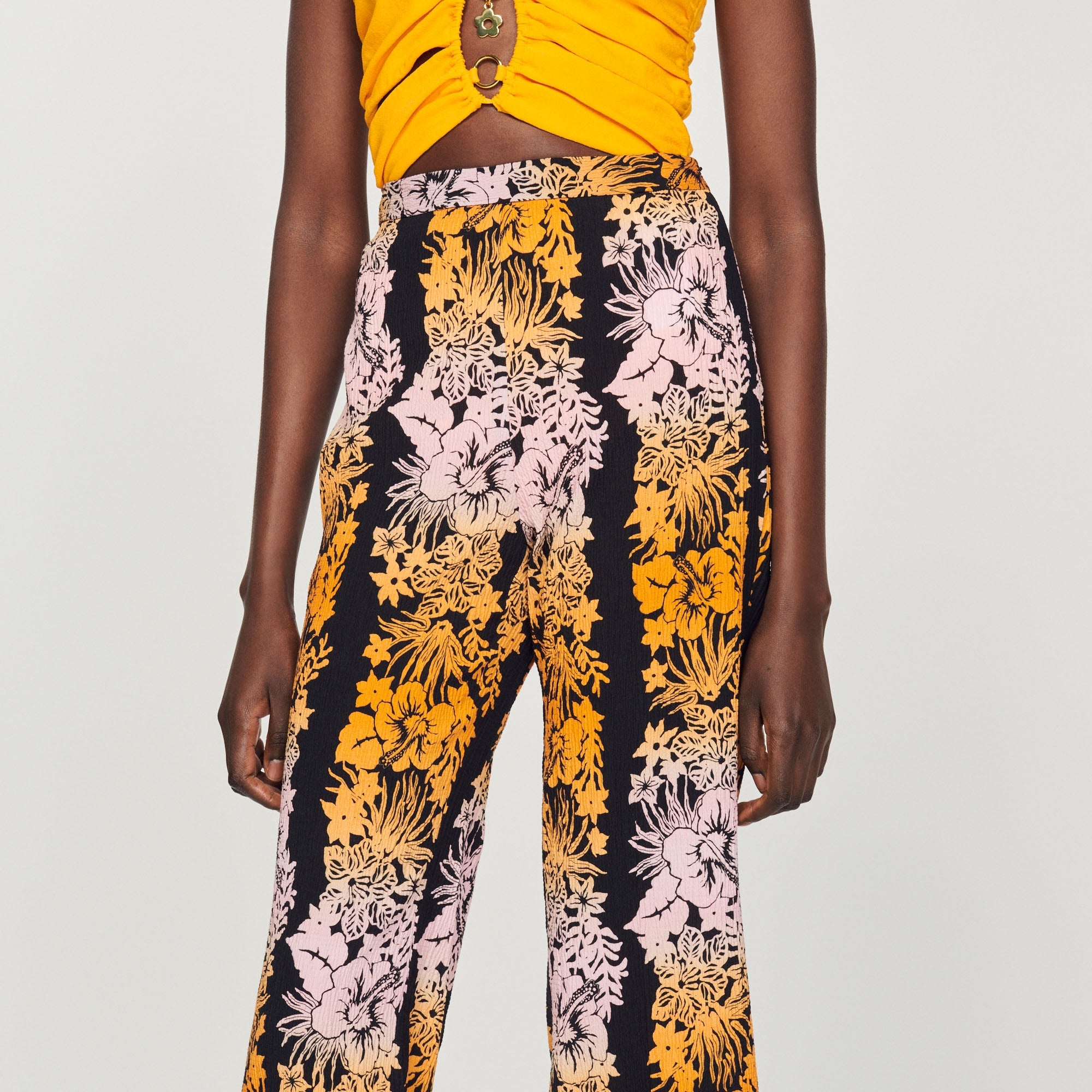 Sandro - Pantalón fluido estampado hawaiano