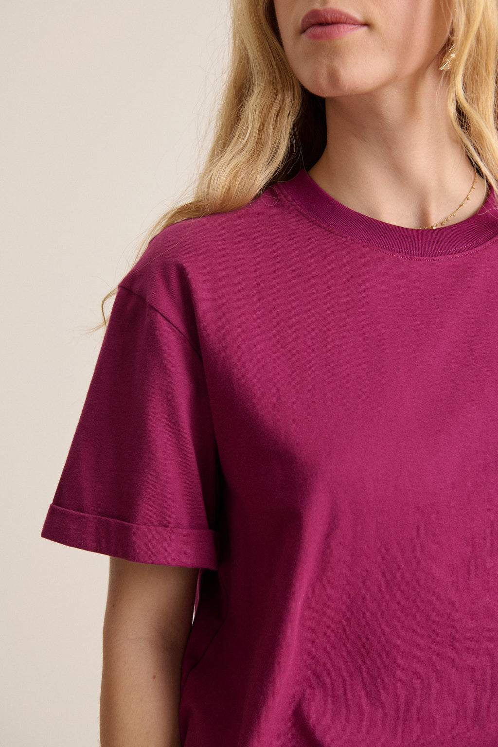 T-shirt légèrement oversize collection printemps été couleur grenat 100% coton avec encolure ronde Garance Paris