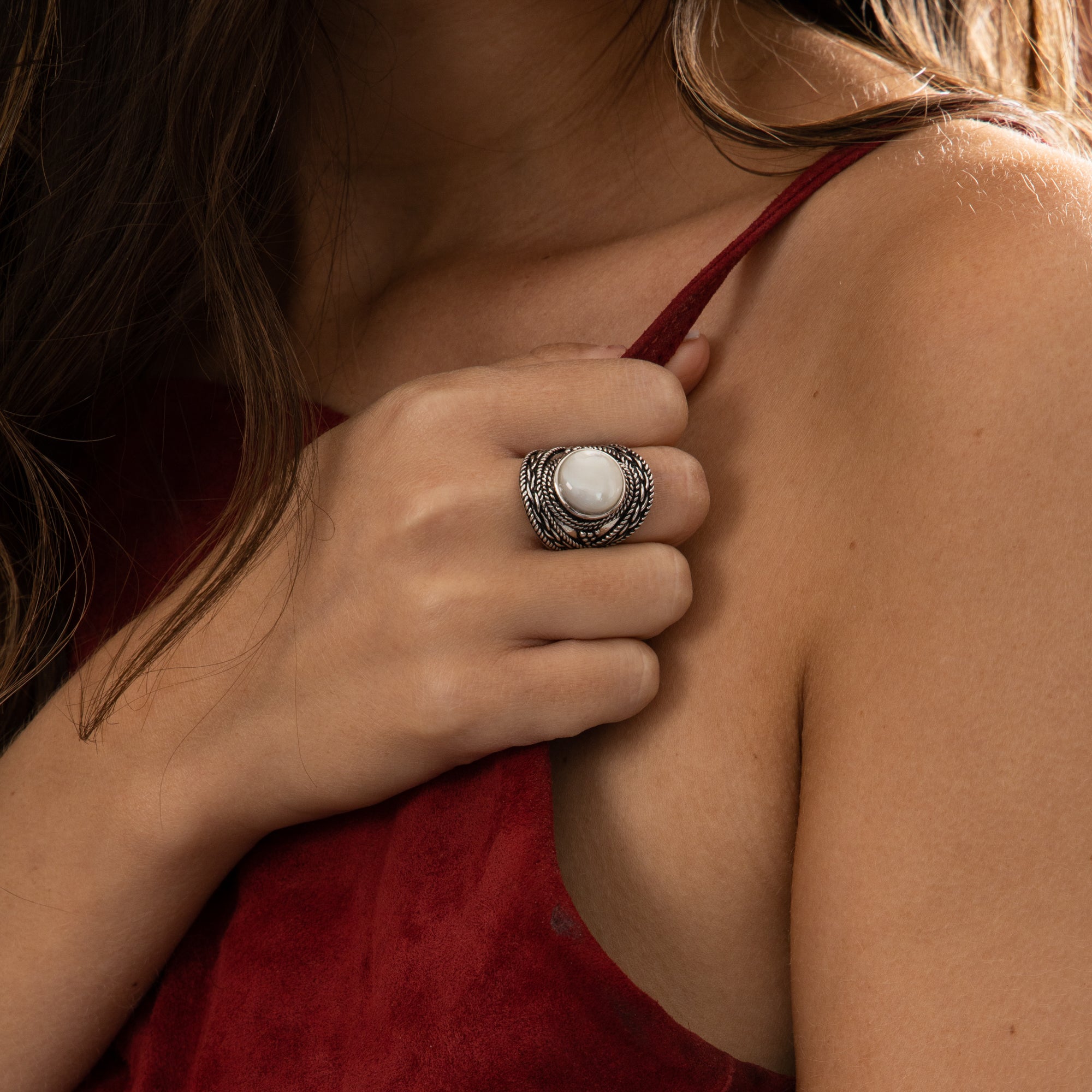 Tlaloc Mother-of-Pearl Ring 4.50Ct And Sterling Silver