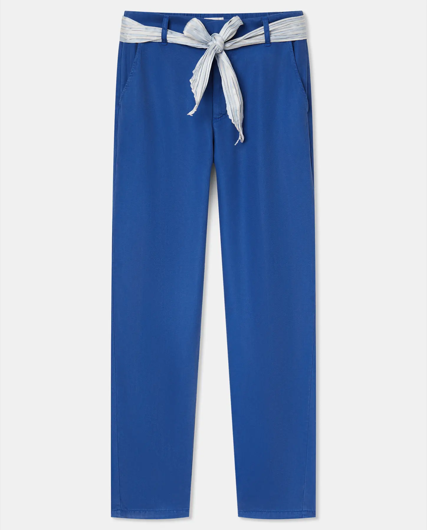 Ultramarine blue tencel pants, fitted straight cut, fluid and light material, fabric belt tied at the waist for a casual and feminine style.