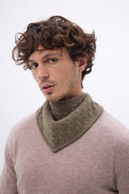 Bufanda triangular de punto trenzado Tory - Caqui jaspeado - Hombre