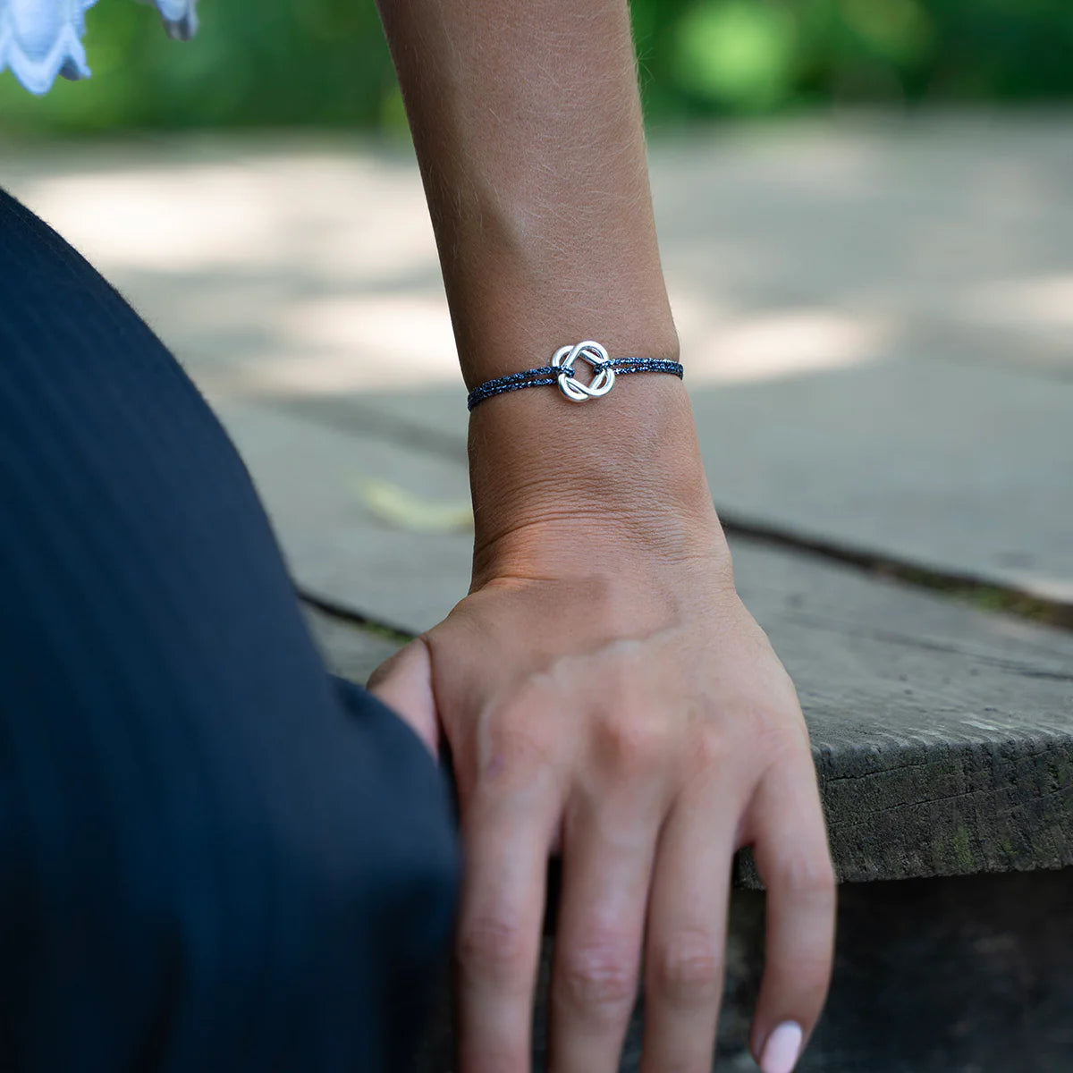 Pulsera Favor - Azul Marino Brillante
