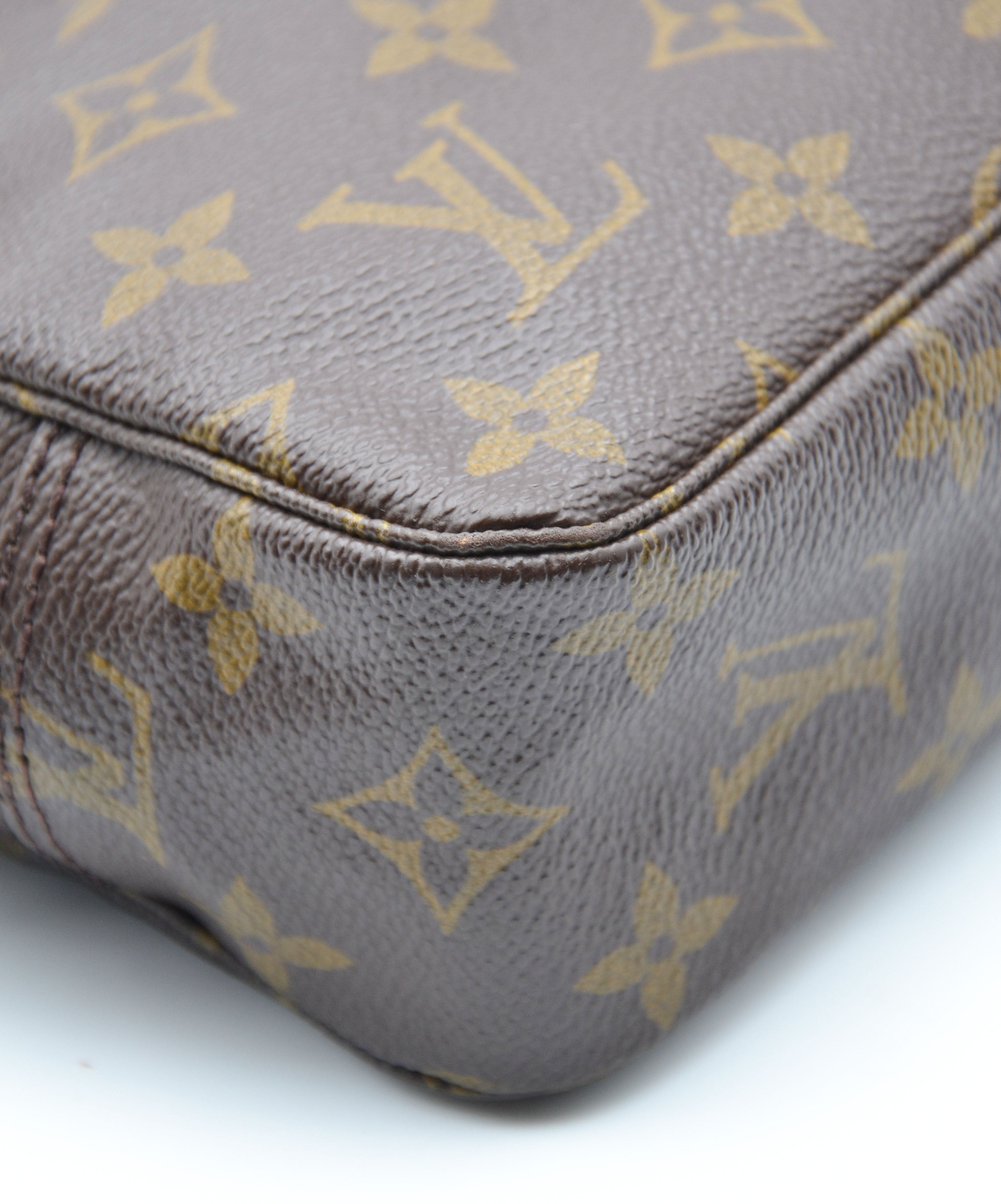 Vintage Louis Vuitton 23 Monogram Toiletry Bag