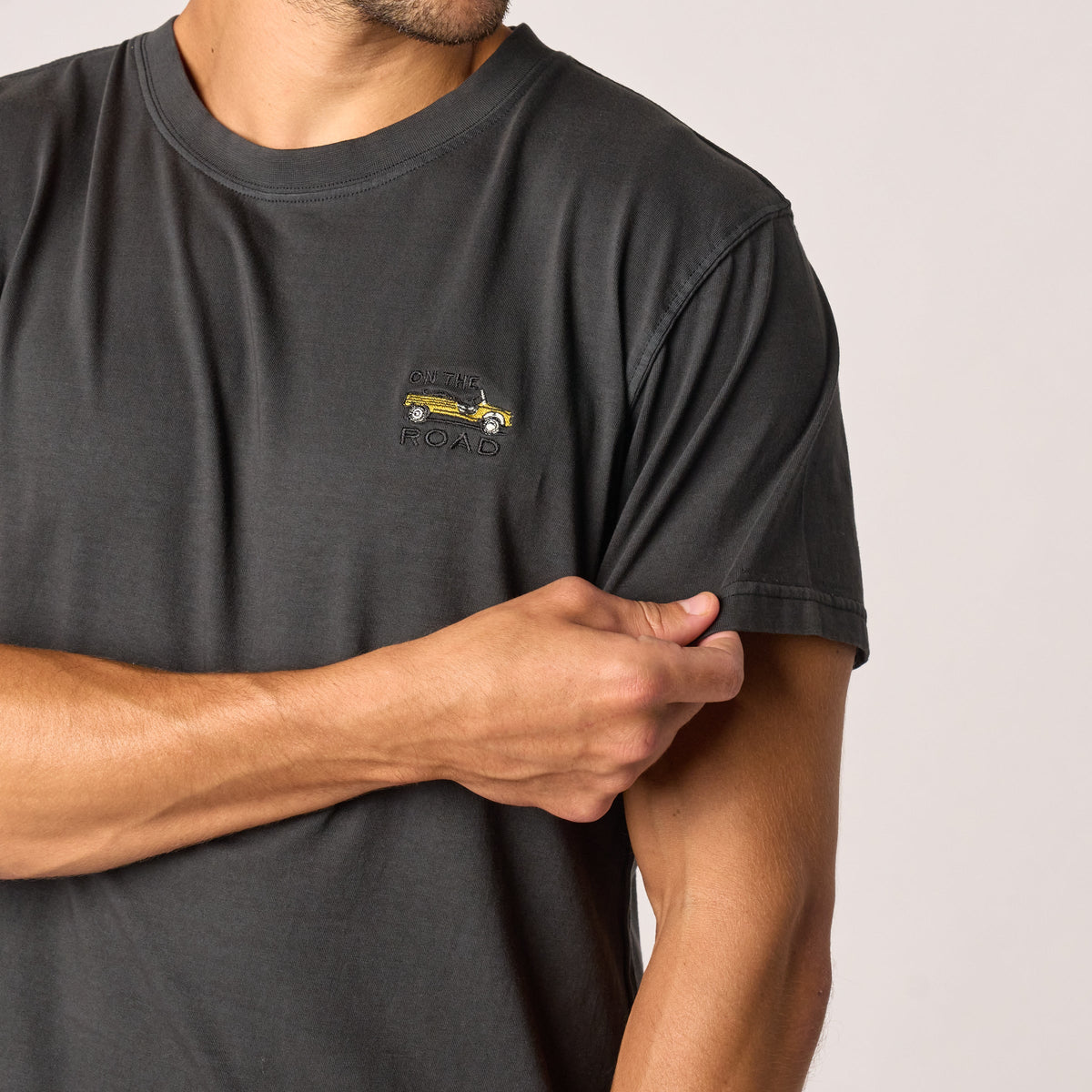 T-shirt in 100% cotone biologico Roadtrip - Nero, ricamo Mehari