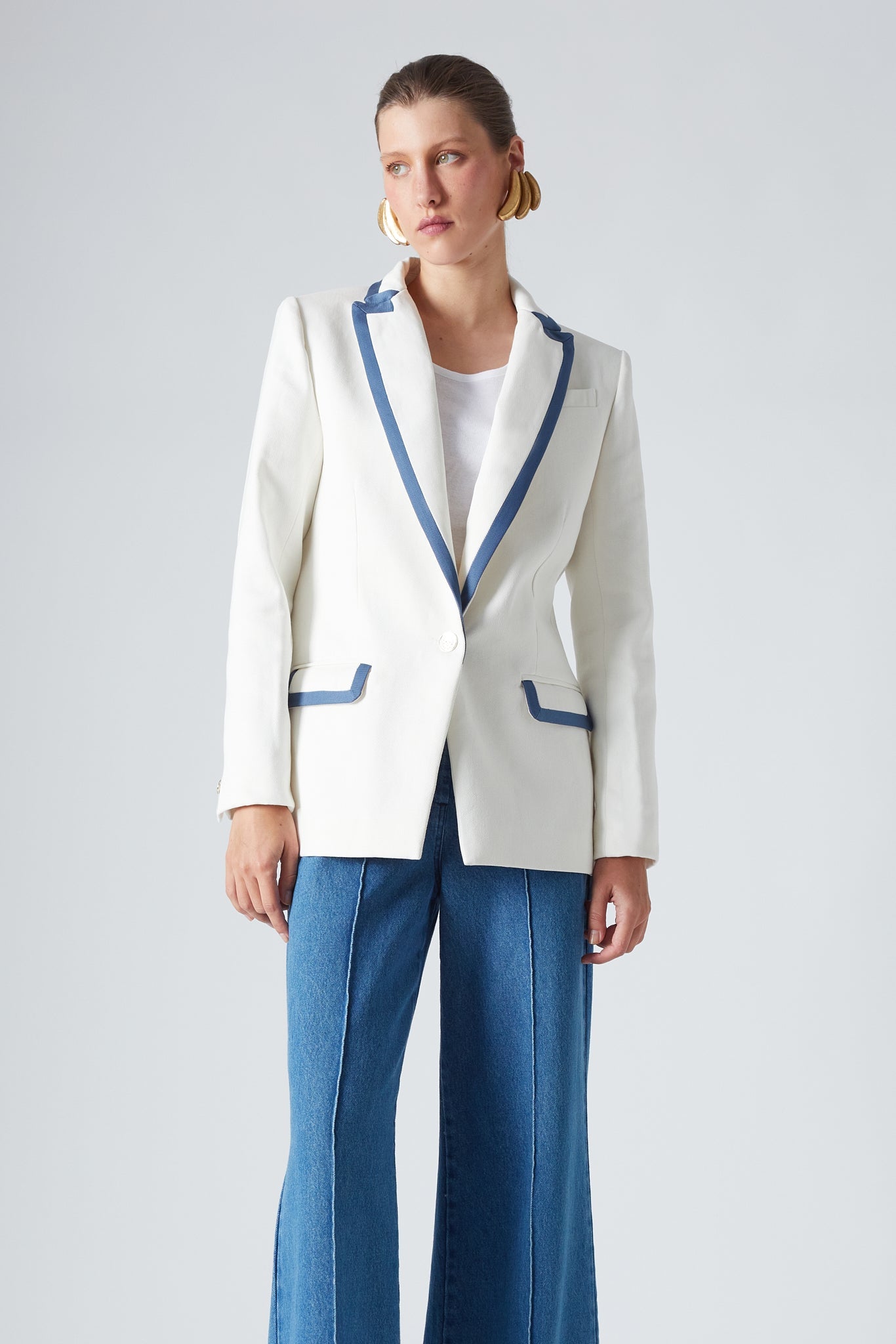 Blazer Henry Navagio