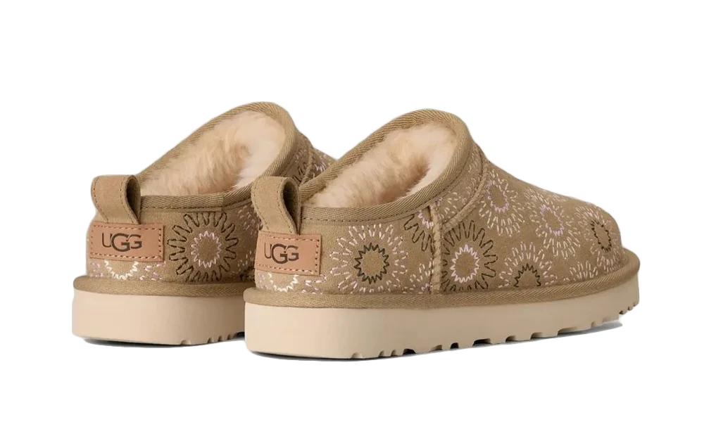 UGG - Classic Micro Sun Stitch Slipper Mustard Seed - Beige