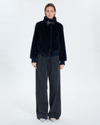 Veste courte en fausse fourrure marine_4