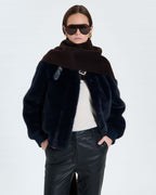 Veste courte en fausse fourrure marine_5