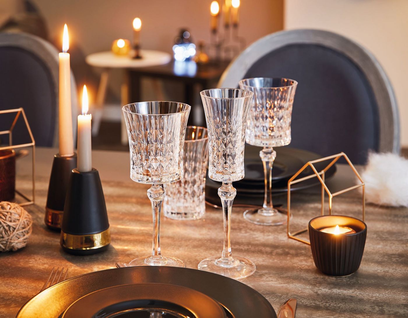 Lady Diamond - 4 Stemmed Glasses - 27cl - Cristal d'Arques