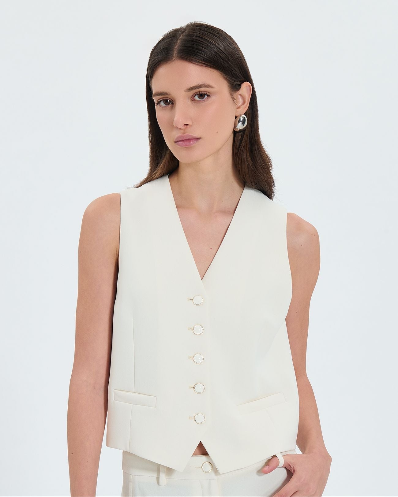 Ecru sleeveless vest_1