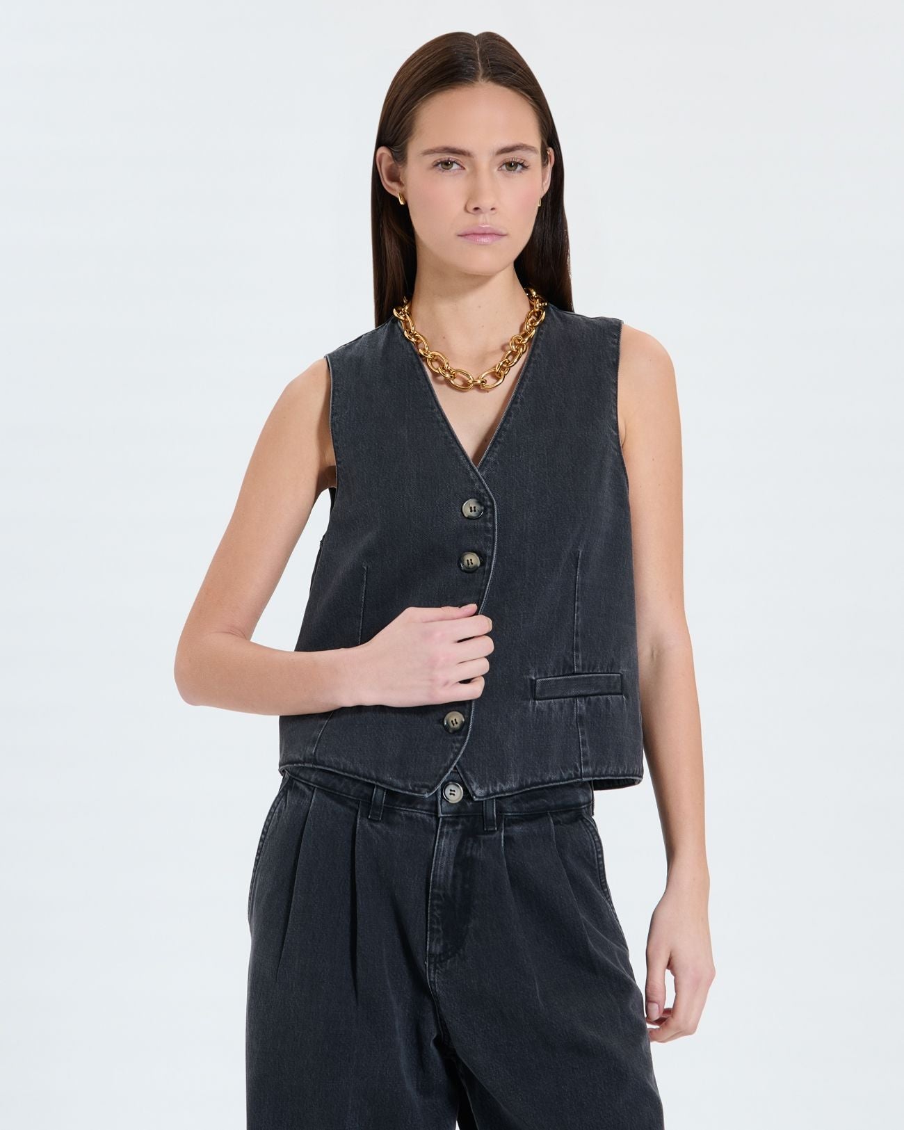 Black denim sleeveless vest_1