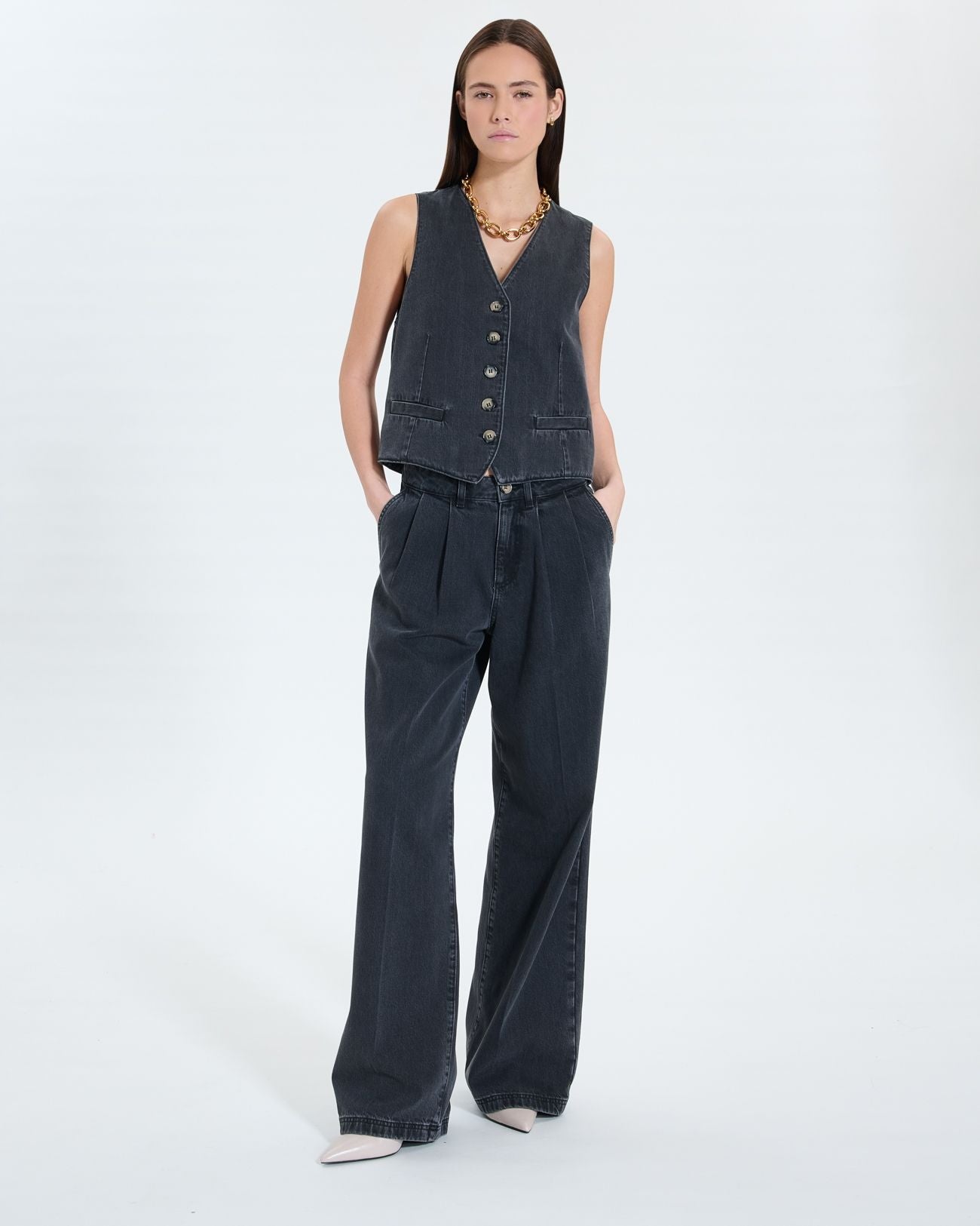 Black denim sleeveless vest_2