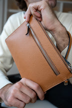 Pochette Mini Leo - Camel - Unisexe