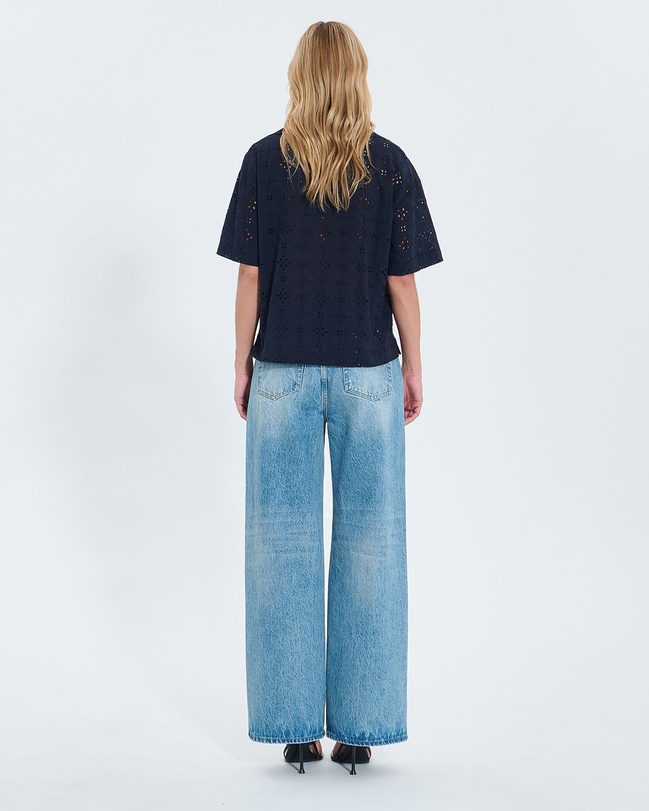 Loose top in nocturnal English embroidery_3
