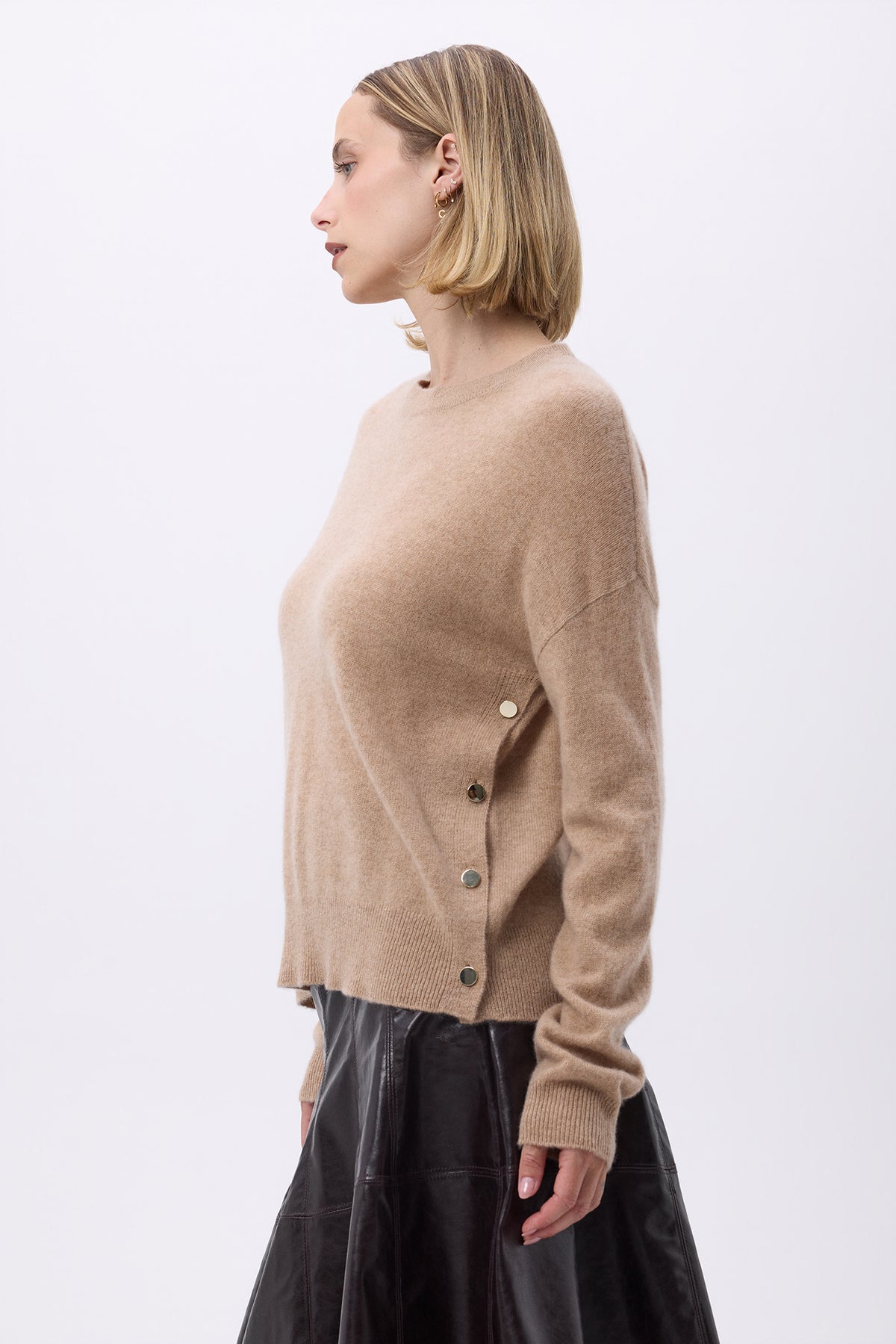 Jersey De Cuello Redondo Con Botones Laterales Dorados F Victoire - Beige Crema - Mujer