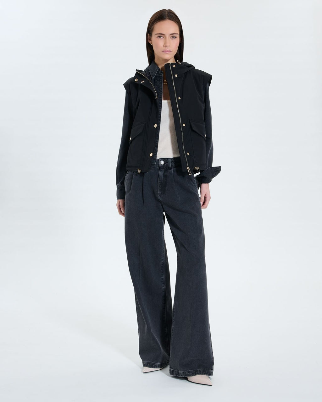 Black sleeveless coat_2