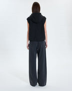 Black sleeveless coat_3