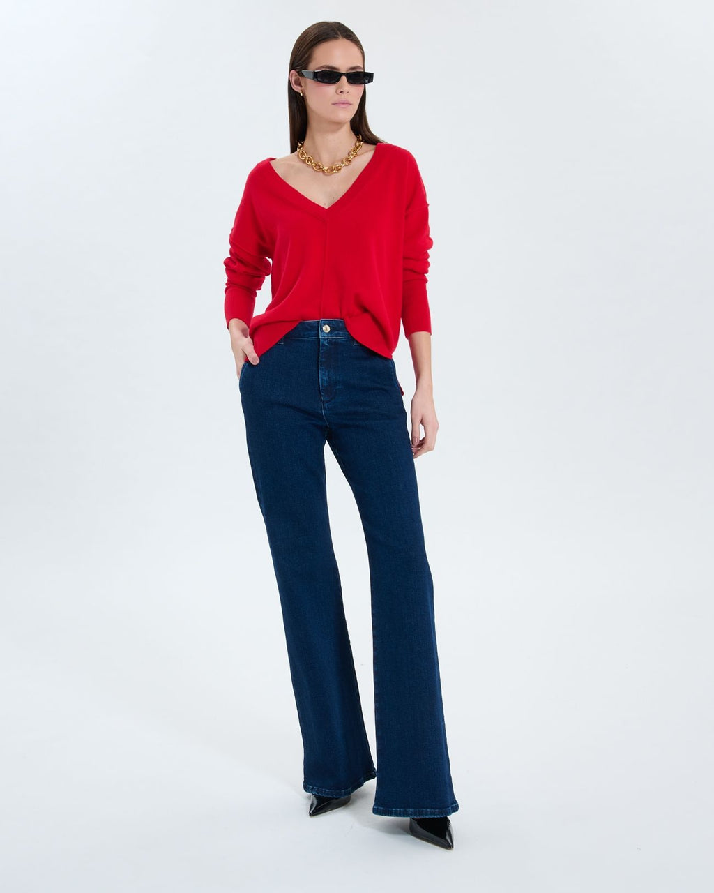 Thin red V-neck sweater_1