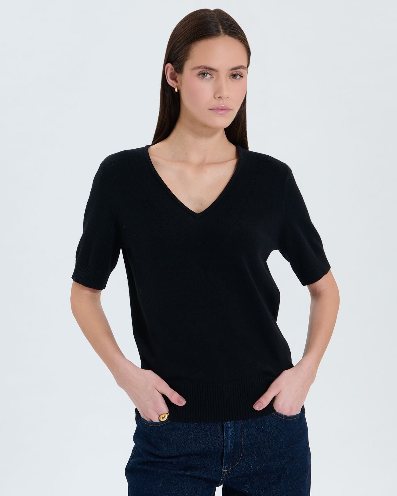 Black short-sleeved sweater_1