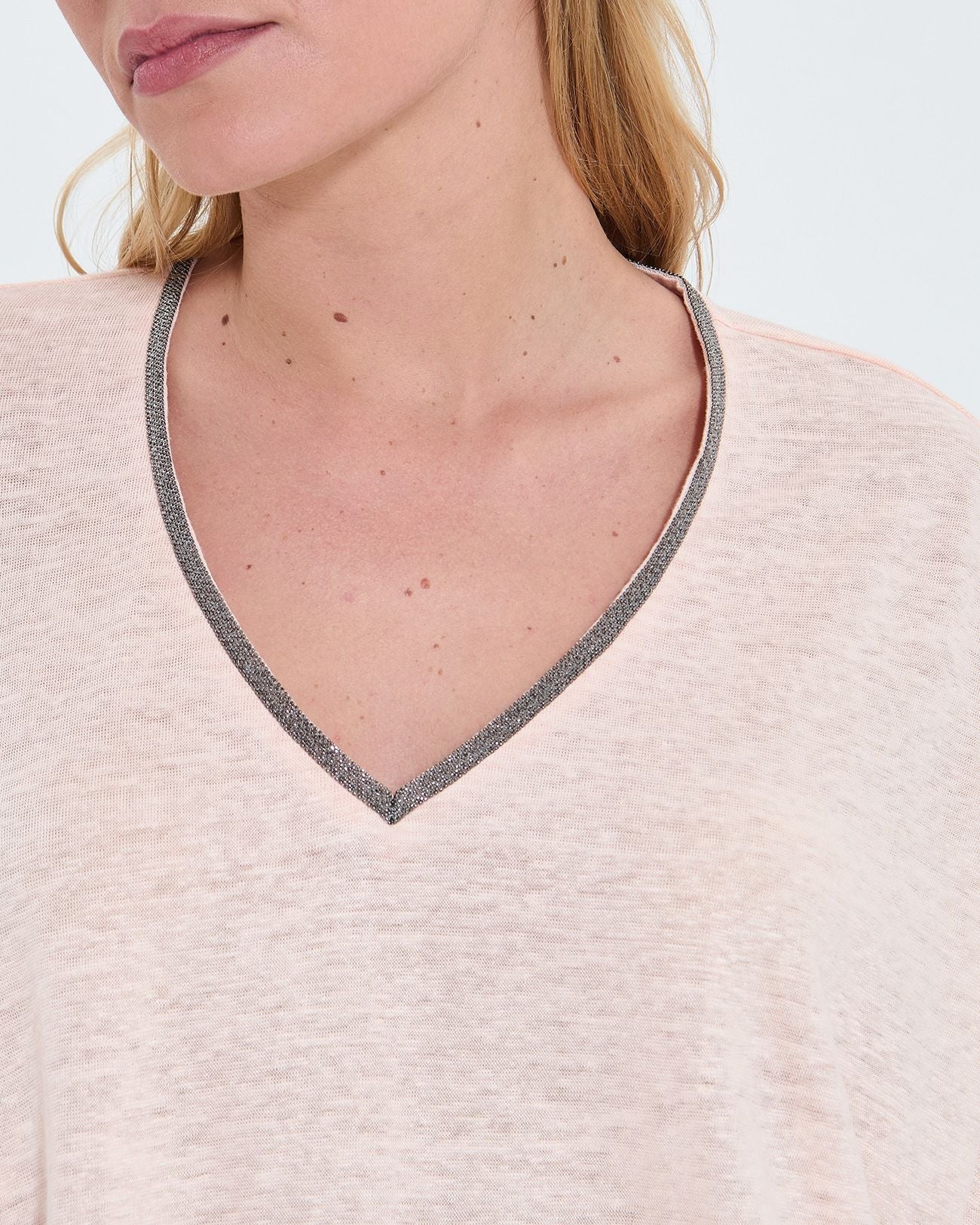T-shirt col V en lin nude_2