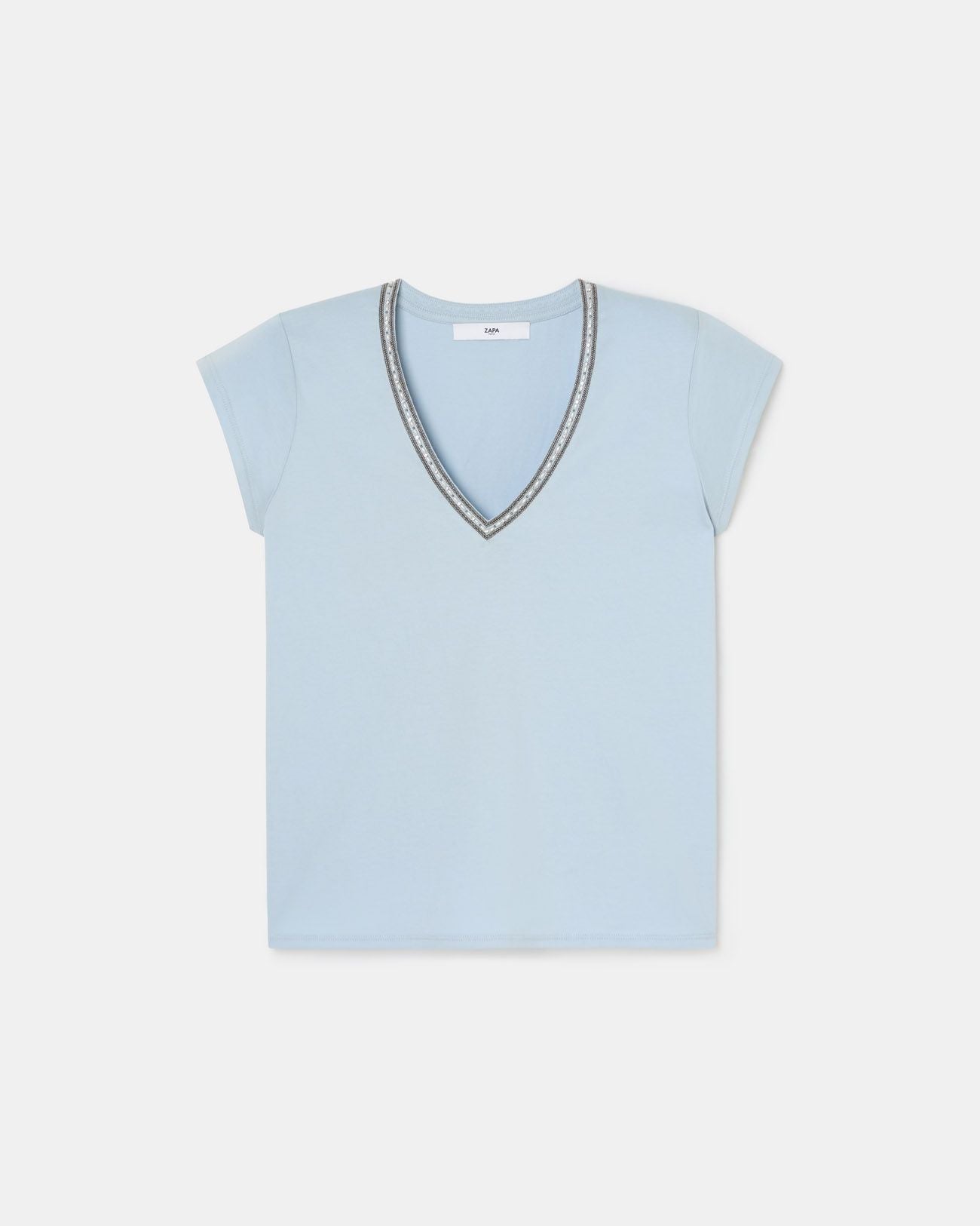 Camiseta cuello pico celeste_5