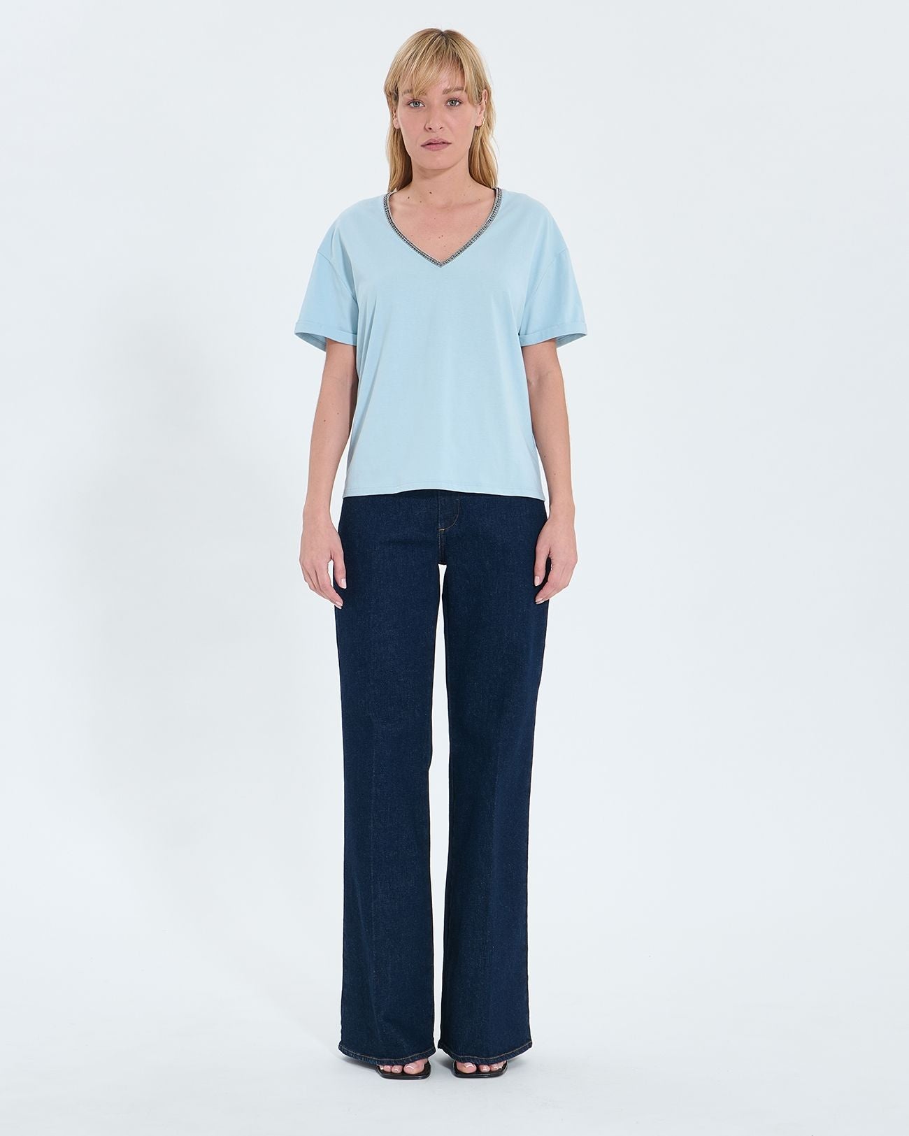 Camiseta entallada algodón azul cielo_4
