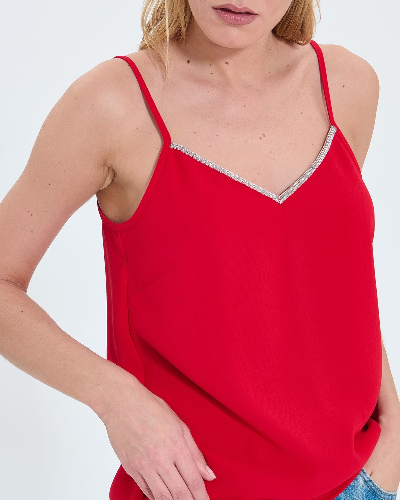 Red tank top_2