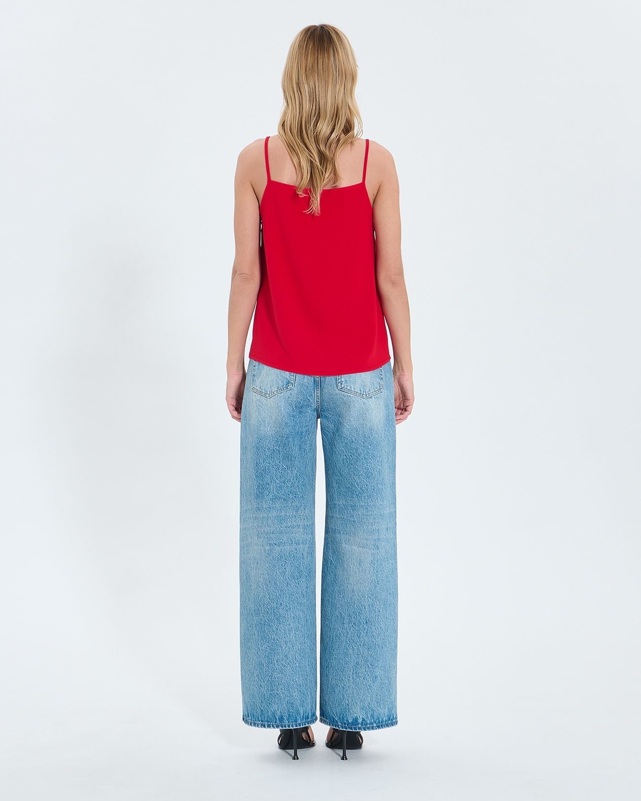 Red tank top_3