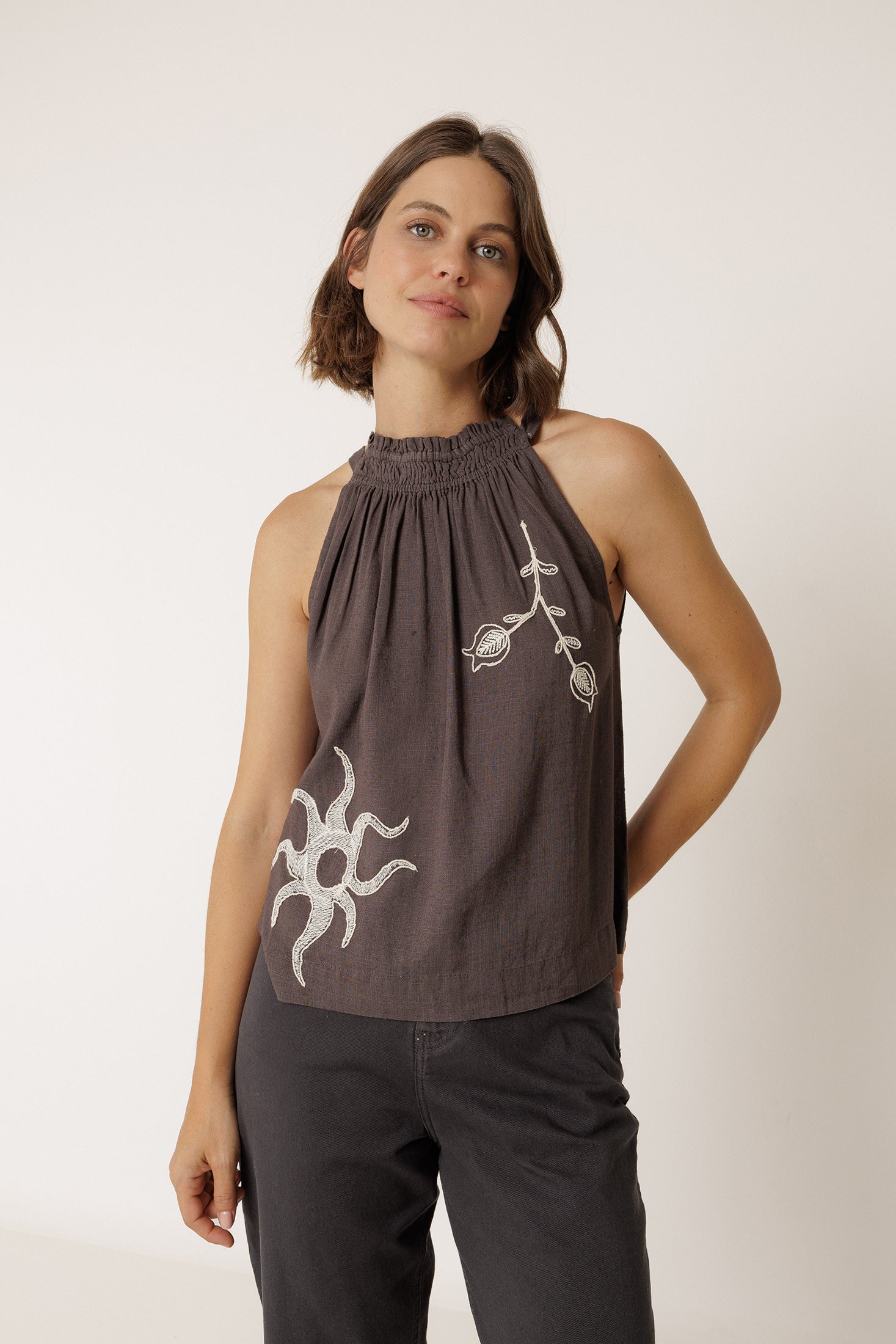 Top halter bordado - Carbón