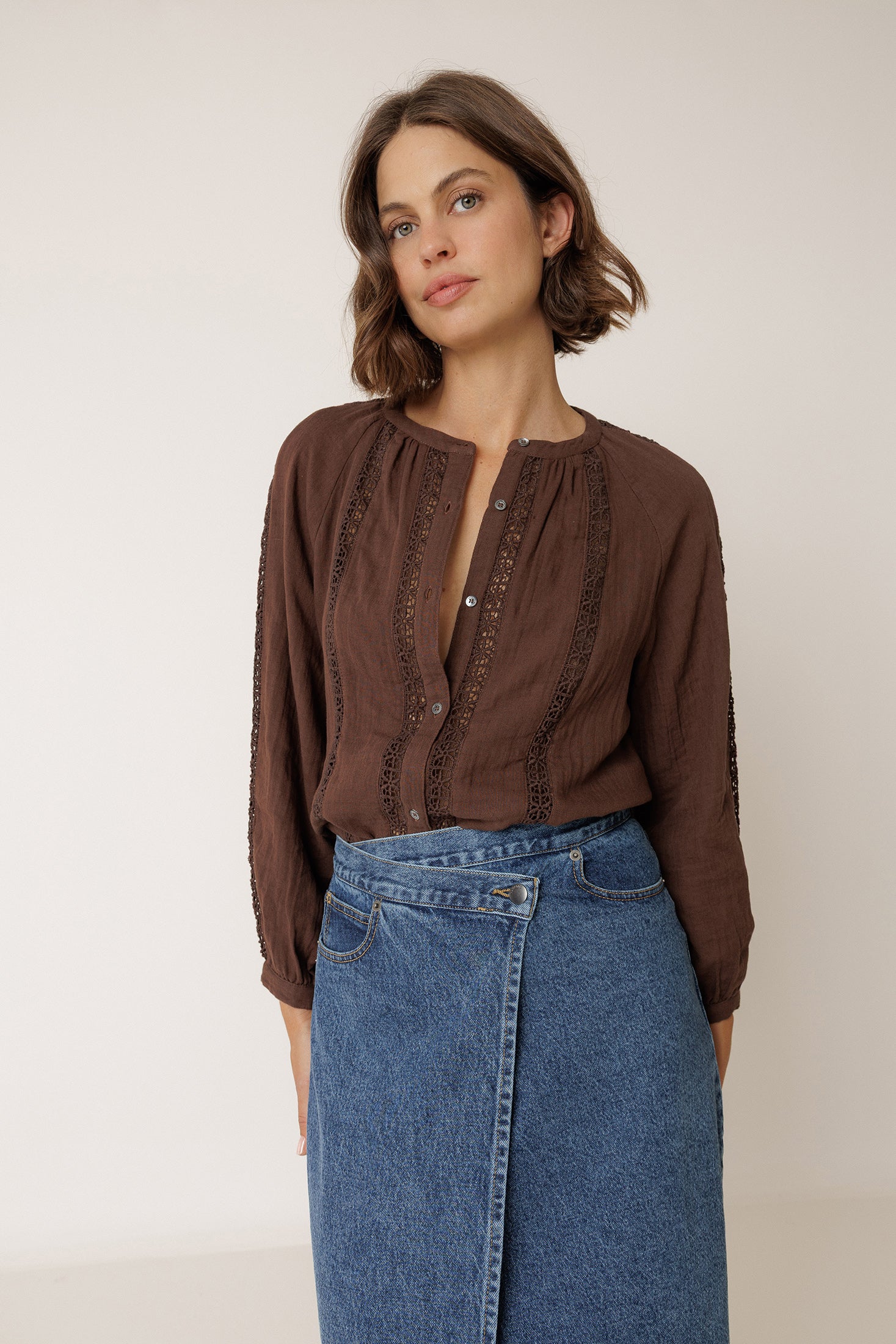 Camisa de doble gasa y encaje - Chocolate