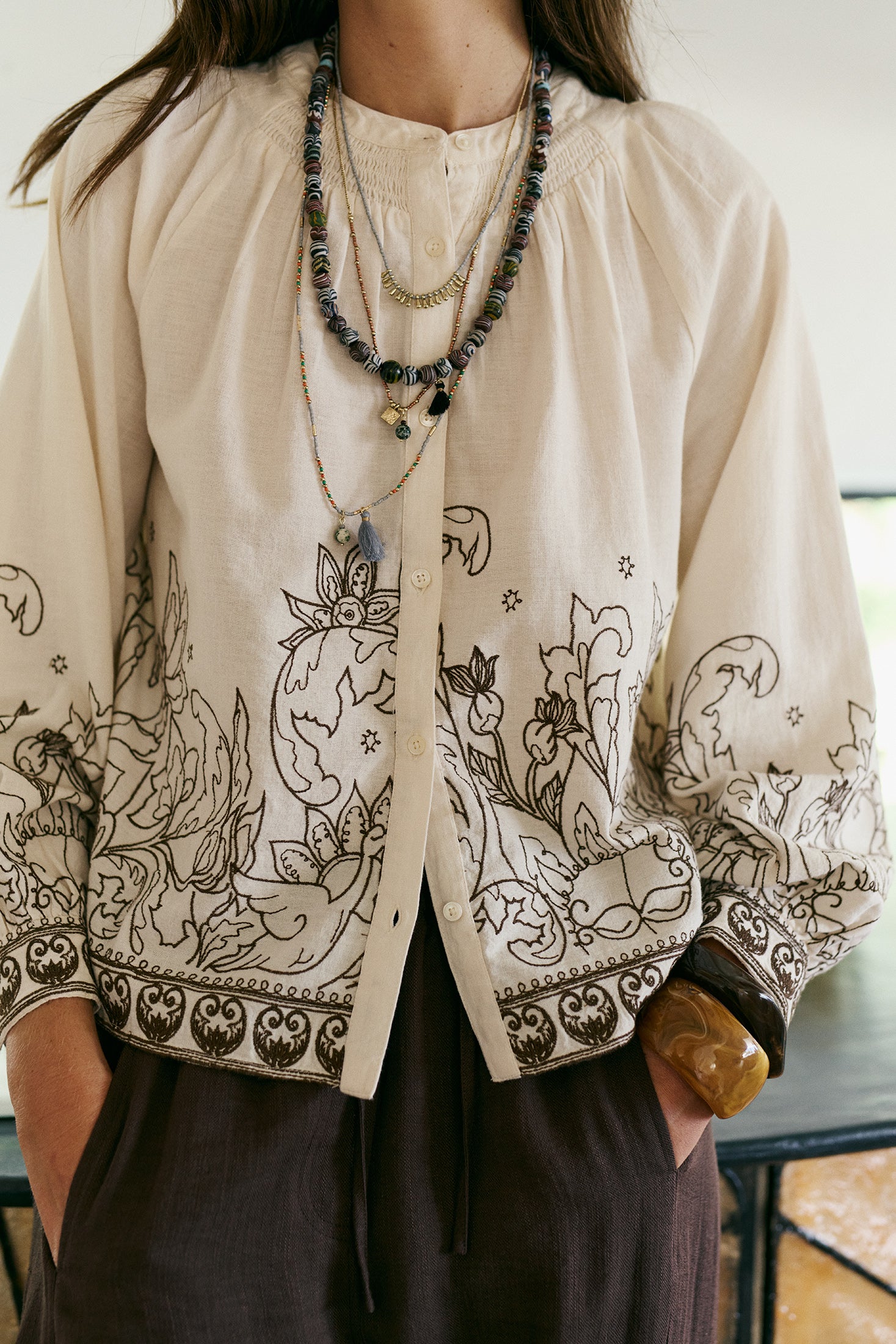 Blusa con Bajo Floral - Crudo