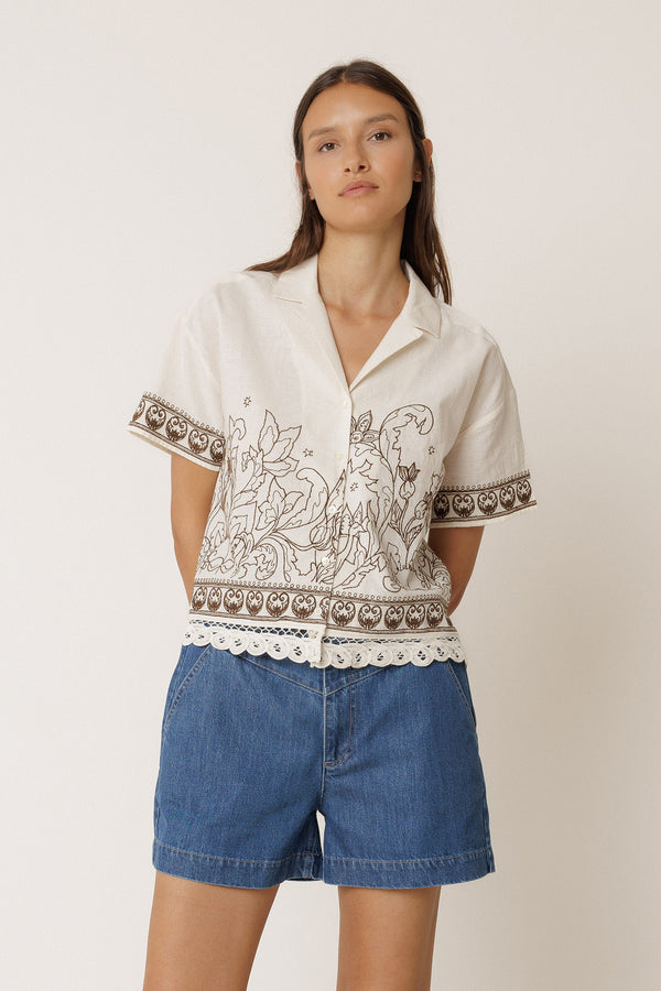 Camisa con bordado en contraste - Crudo