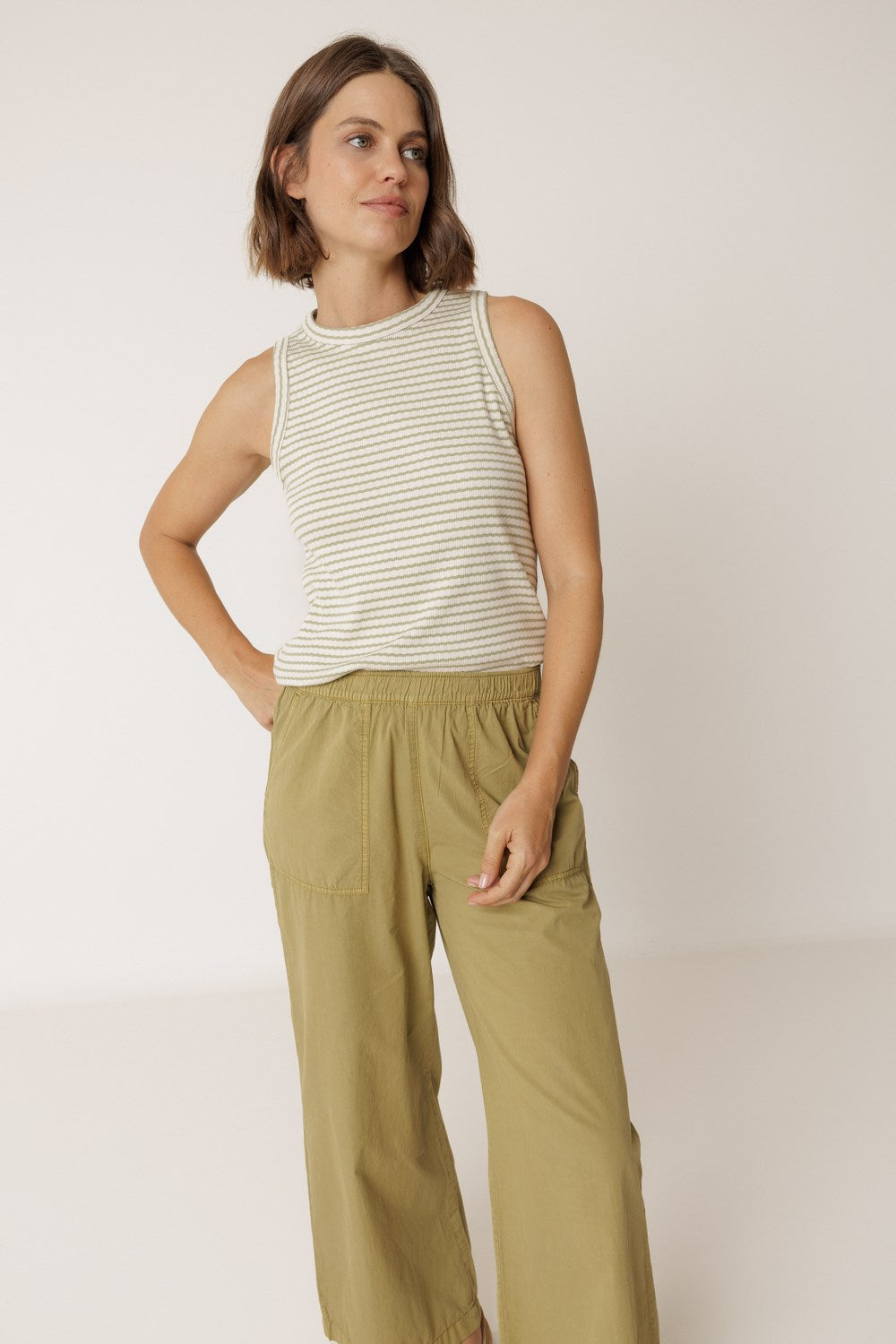 Camiseta de Espalda Descubierta Acanalada Rayada - Caqui