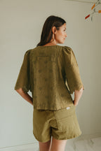 Camisa de Corte Recto con Bordado Schiffli - Caqui