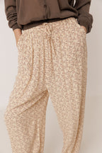 Pantalón fluido con estampado a bloques - Crudo