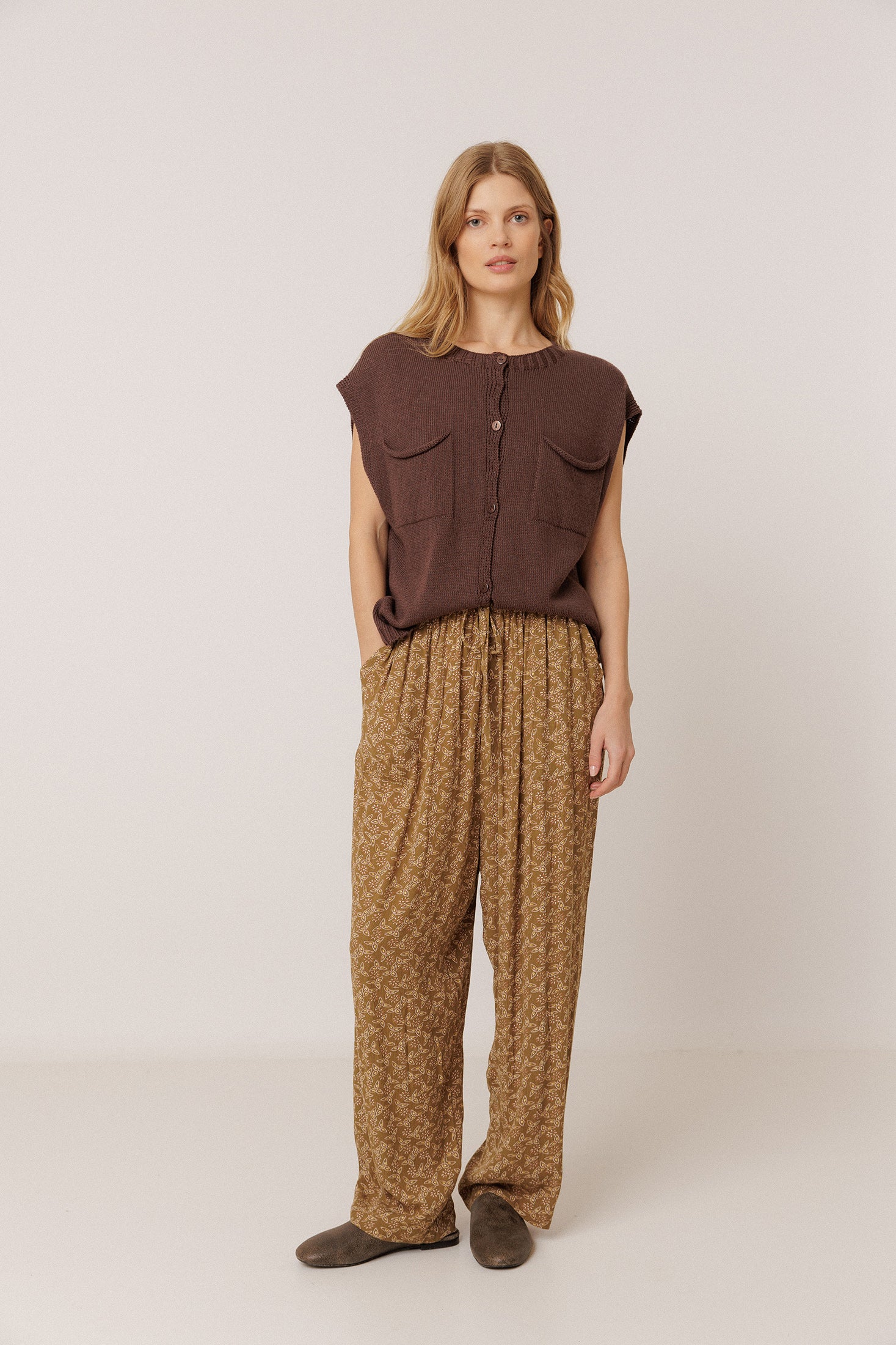 Pantalón Fluido con Estampado Blockprint - Caqui